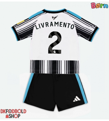 Newcastle United Tino Livramento #2 Hjemmebanesæt Børn 2026-27 Kort ærmer (+ korte bukser)